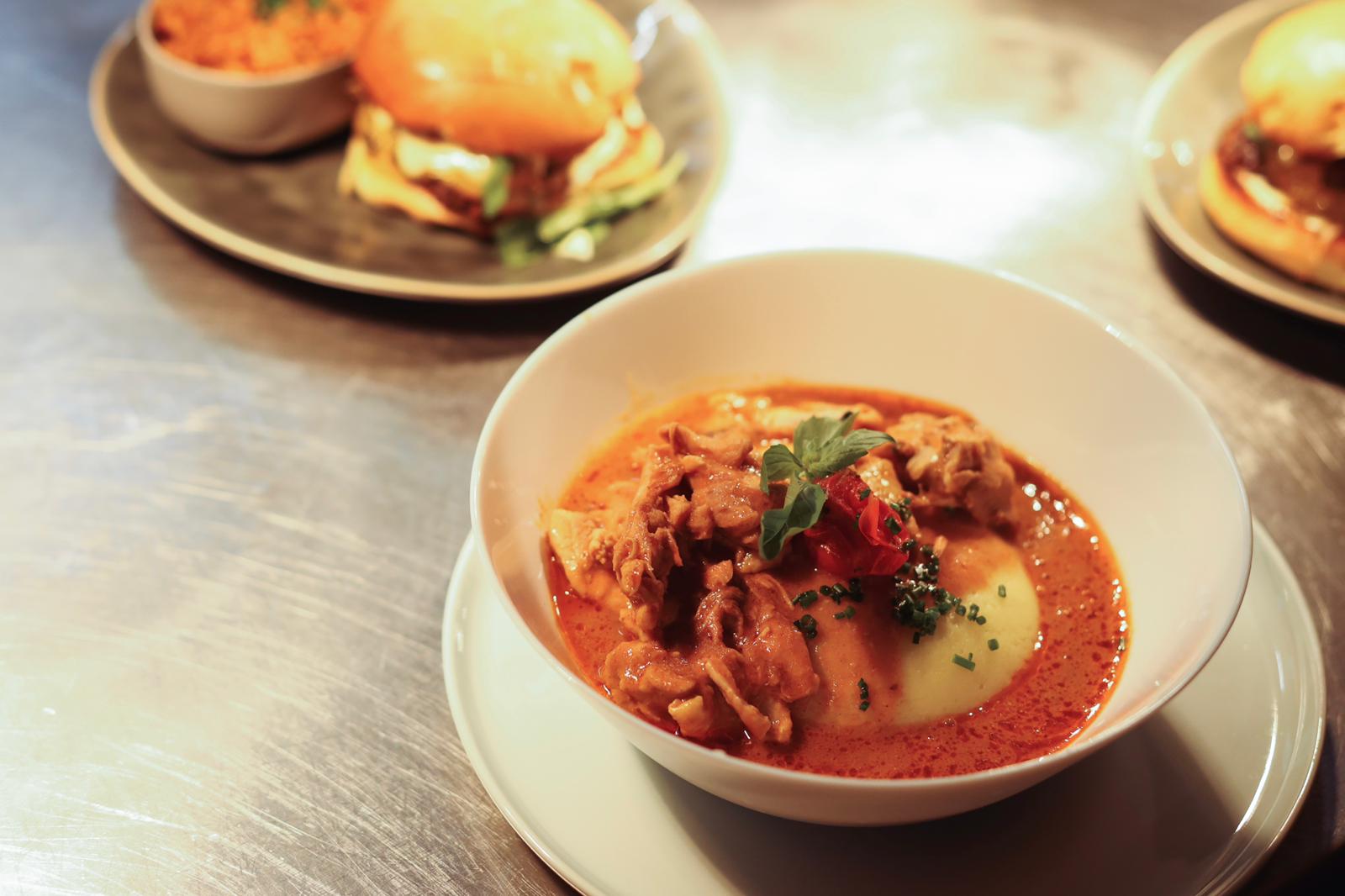 Fufu essen in Hamburg akan afrofusion